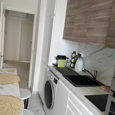 Apartment F2 Lumineux 8 Min A Pieds De La *
