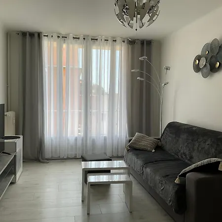 F2 Lumineux 8 Min A Pieds De La Apartment