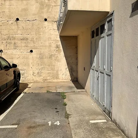 F2 Lumineux 8 Min A Pieds De La *