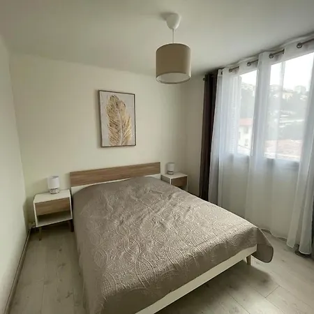 F2 Lumineux 8 Min à Pieds De La Appartement