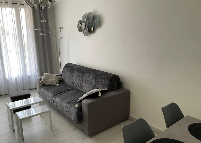 شقة F2 Lumineux 8 Min A Pieds De La نيس